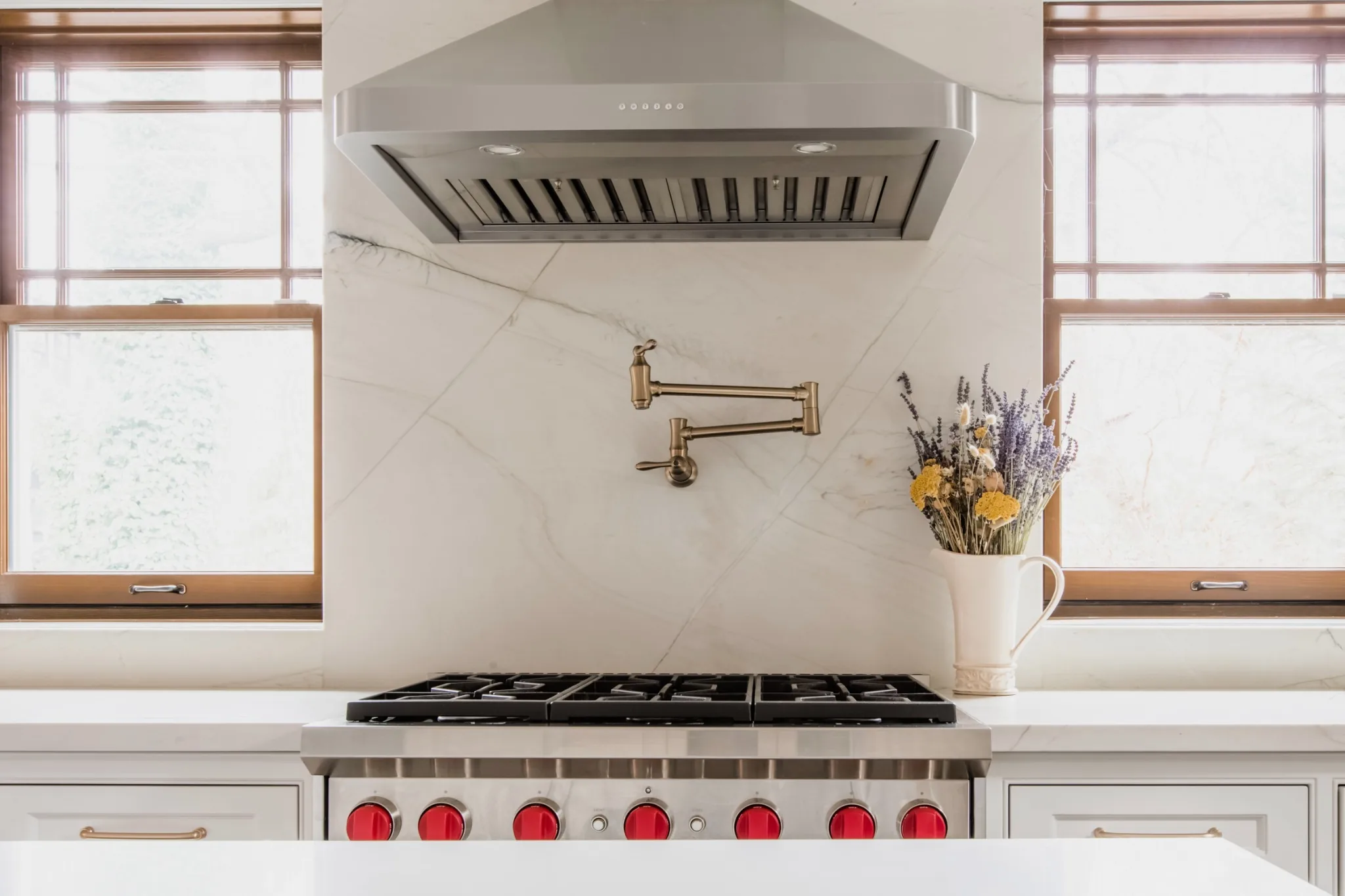 Marble backsplash above stove